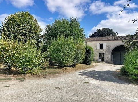 Louzac-Saint-Andre, Poitou-Charentes 16100