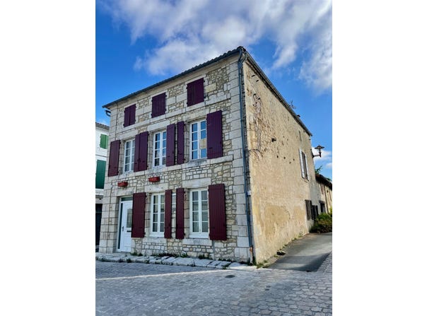 Saint-Porchaire, Poitou-Charentes 17250