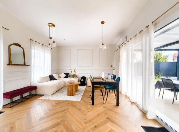 Laval, Pays de la Loire 53000