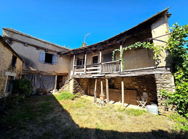 CABANES, Occitanie 12800
