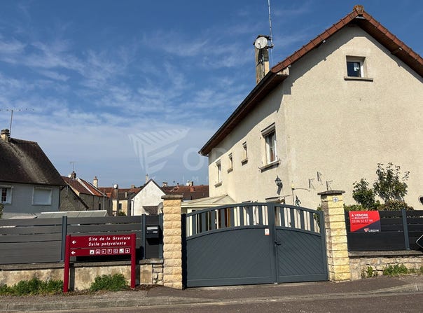 Lézinnes, Burgundy 89160