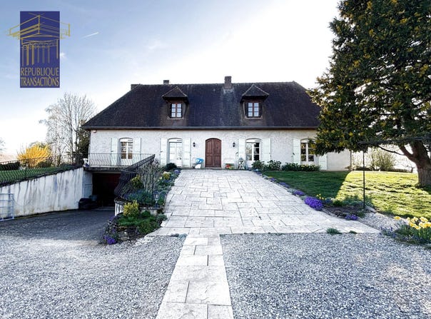 Arnay-le-Duc, Côte-d'Or 21230