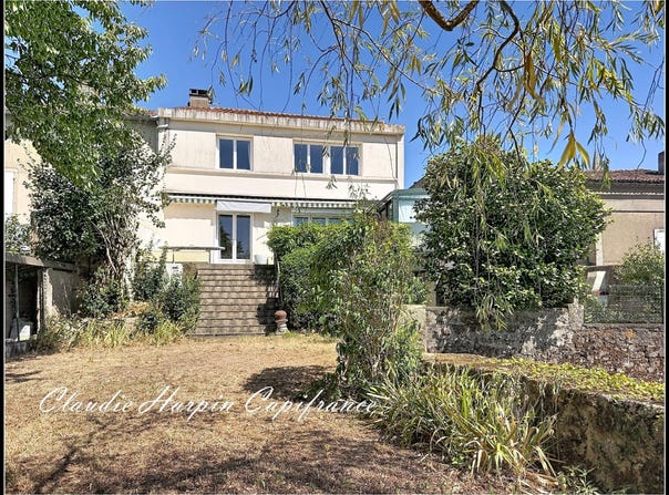 Parthenay, Poitou-Charentes 79200
