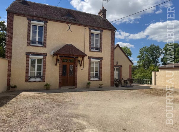 Champlay, Yonne 89300