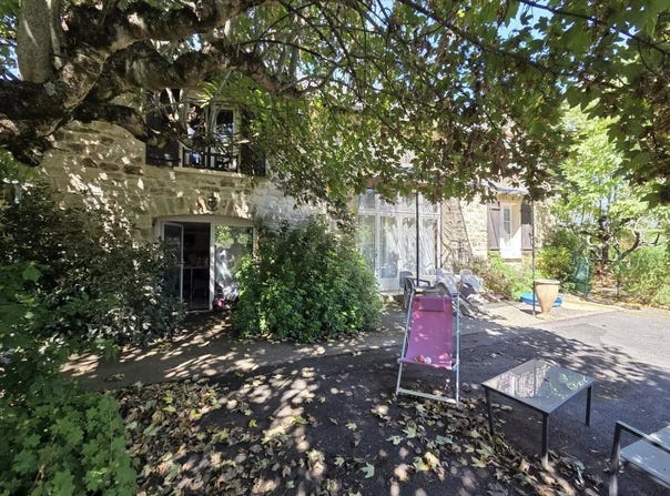 Salon-la-Tour, Limousin 19510