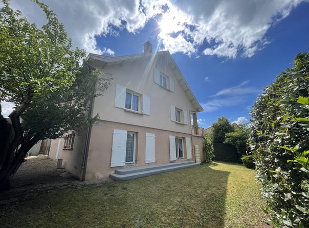 Digoin, Burgundy 71160