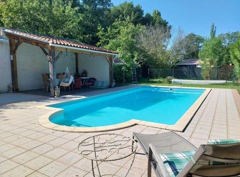 Jonzac, Poitou-Charentes 17500