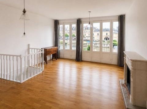 Laval, Pays de la Loire 53000