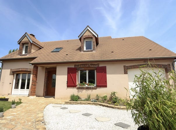 Nogent-le-Phaye, Centre 28630