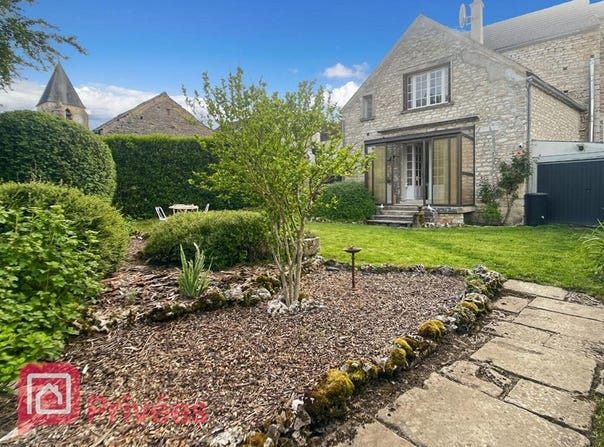 Massangis, Burgundy 89440