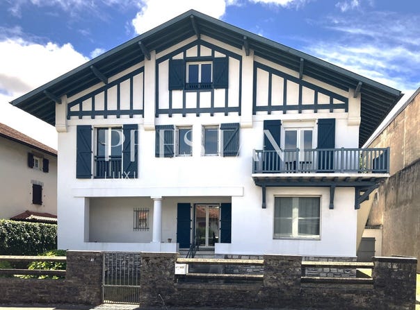 Bayonne, Aquitaine 64100