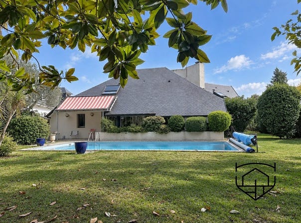 Pau, Aquitaine 64000