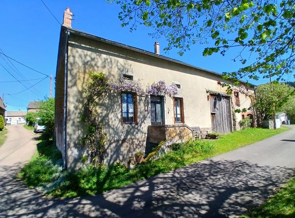 Mhère, Burgundy 58140