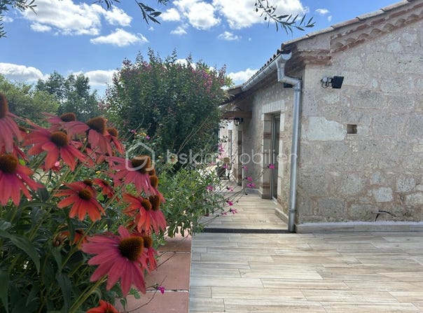Valence, Occitanie 82400