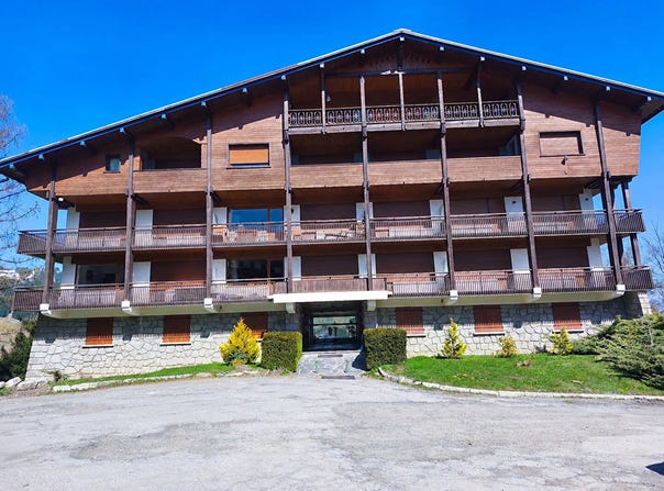 DEMI QUARTIER, Auvergne-Rhône-Alpes 74120