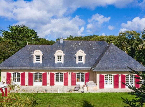 Dirinon, Brittany 29460