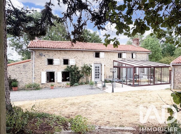 Vernoux-en-Gâtine, Poitou-Charentes 79240
