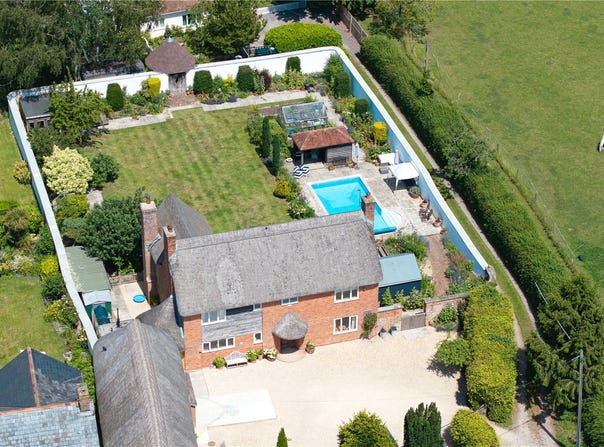 Pewsey, England SN9 6HQ