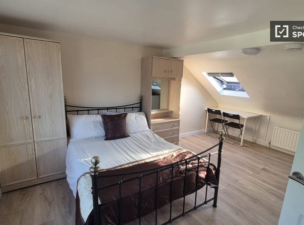 london, England RM6 5TU