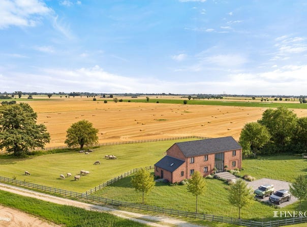 Long Sutton, England PE12 9EN
