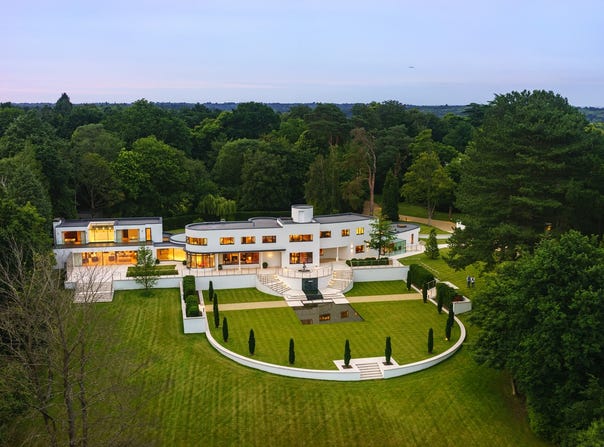 Surrey, England GU254NN