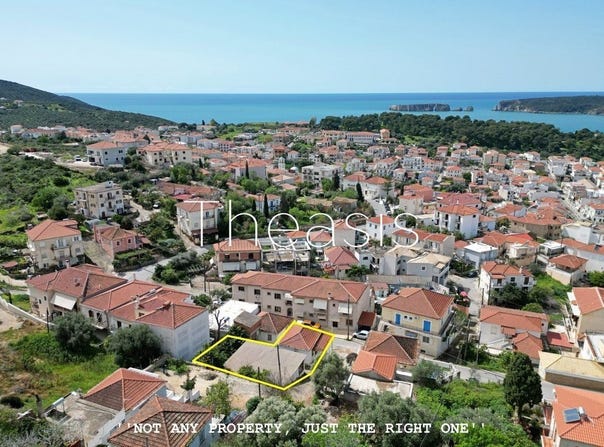 Pilos, Peloponnese 24001