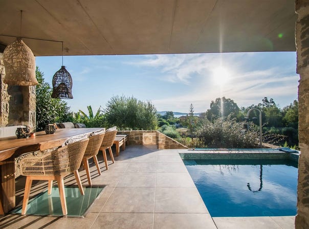 Gialova, Peloponnese 24001
