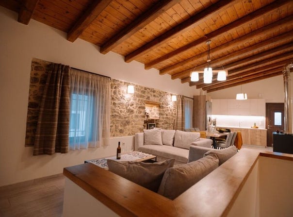 Apini, Crete 70010