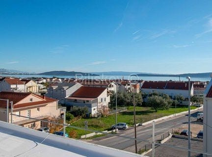 Kastel Luksic, Splitsko-dalmatinska 21217