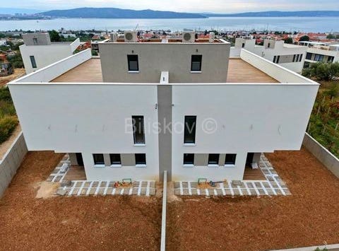 Kastel Luksic, Splitsko-dalmatinska 21212