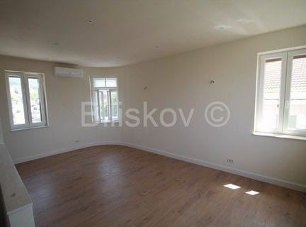 Kastel Luksic, Splitsko-dalmatinska 21212