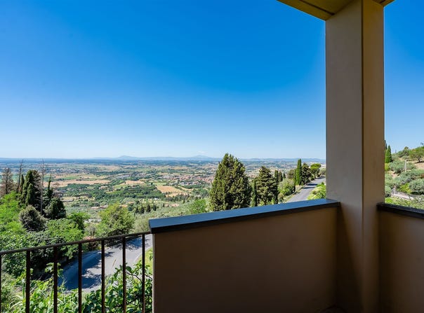 Cortona, Tuscany 52044