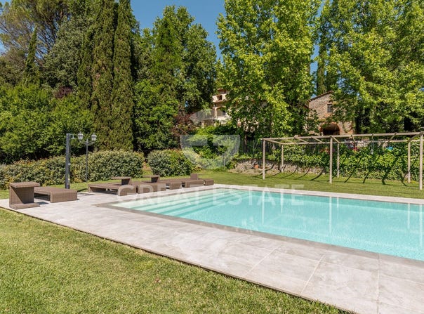 Laterina, Tuscany 52020