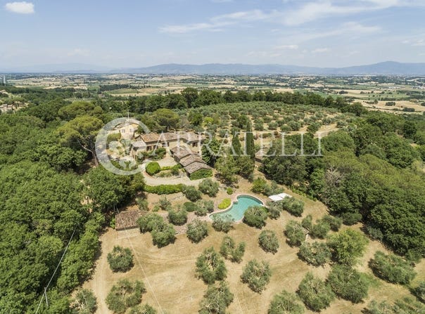 Lucignano, Tuscany 52046