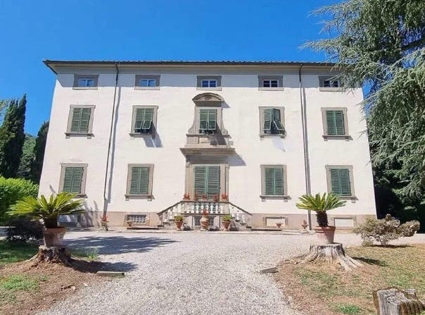 Lucca, Tuscany 55100