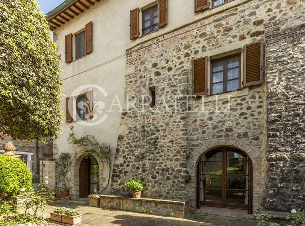 Radicofani, Tuscany 53040