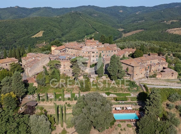 Bucine, Tuscany 52021