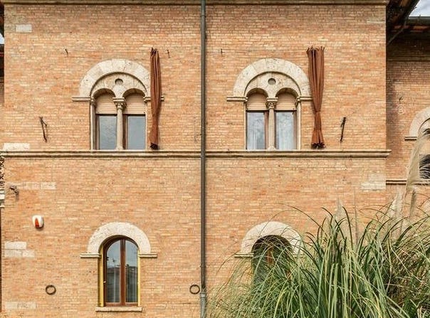 Follonica, Tuscany 58022
