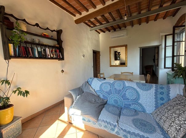Lari, Tuscany 56035