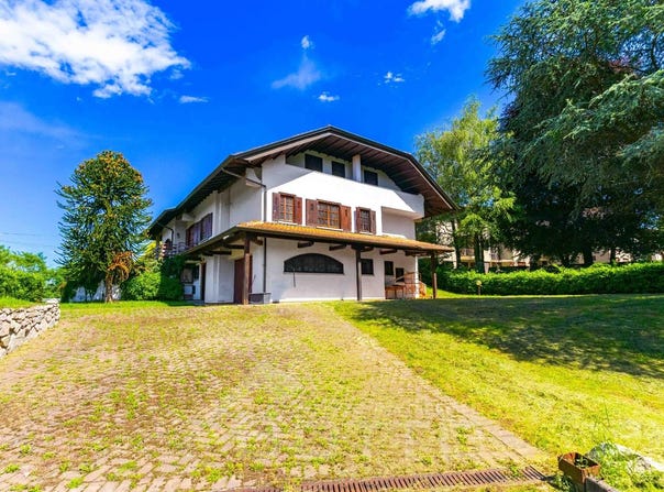 Borgomanero, Piedmont 28021