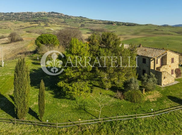 Volterra, Tuscany 56048