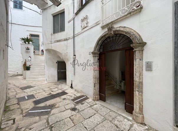 Cisternino, Apulia 72014
