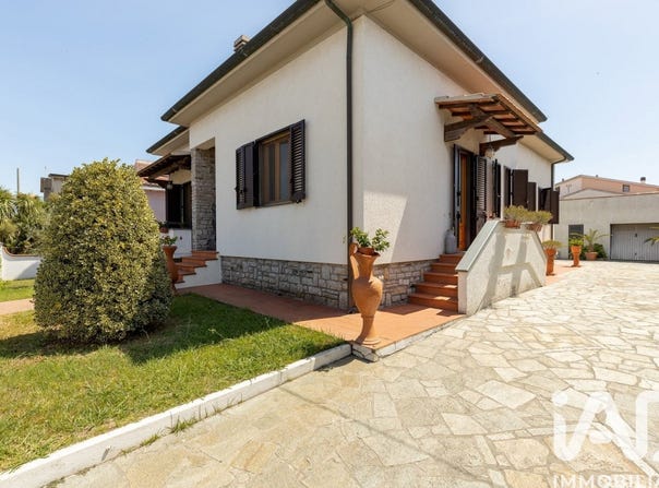 Cascina, Tuscany 56023