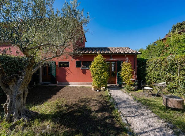 Cortona, Tuscany 52044