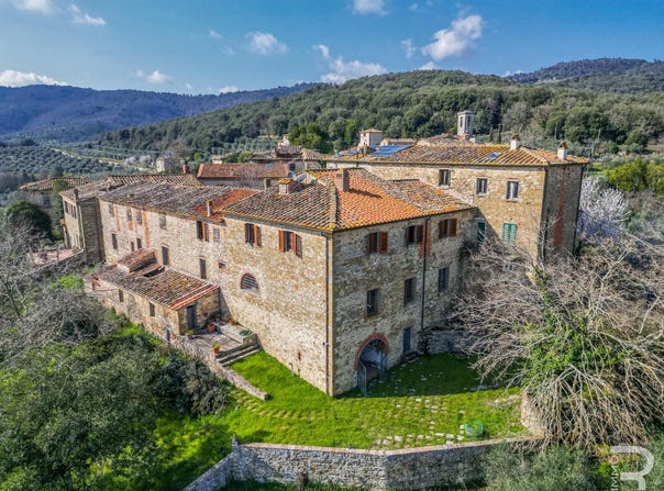 Bucine, Tuscany 52020
