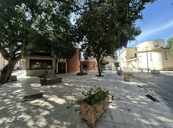 Sarroch, Sardinia 09018