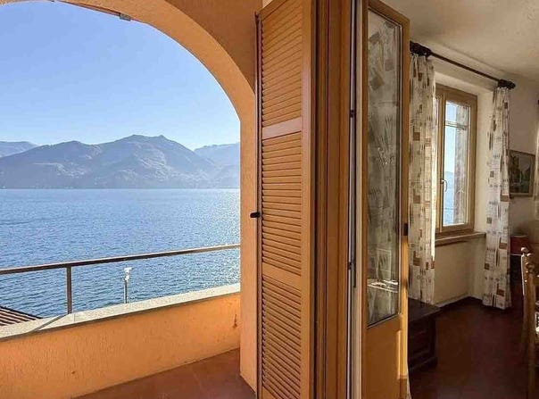 Camerlata, Lombardy 22100