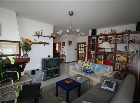 Bettolle, Tuscany 53048