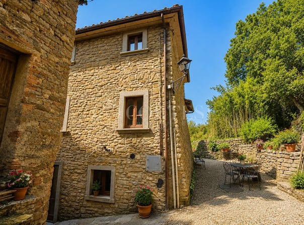 Capolona, Tuscany 52010
