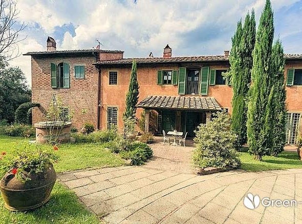 Pontedera, Tuscany 56025